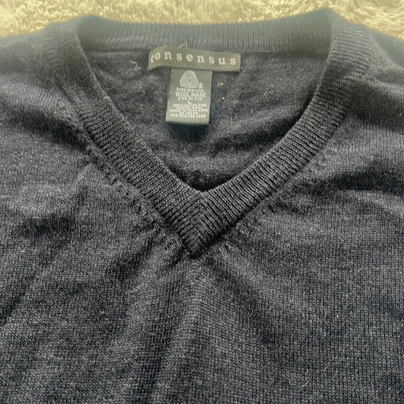 Consensus Vintage Navy V-Neck Sz L New Wool WoolMark 100% Extra Fine Merino Wool - Picture 10 of 12
